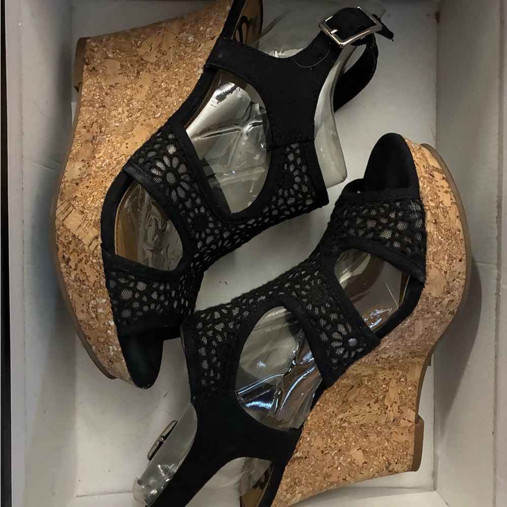 FERGALICIOUS Black Lace Wedges - Picture 2 of 7
